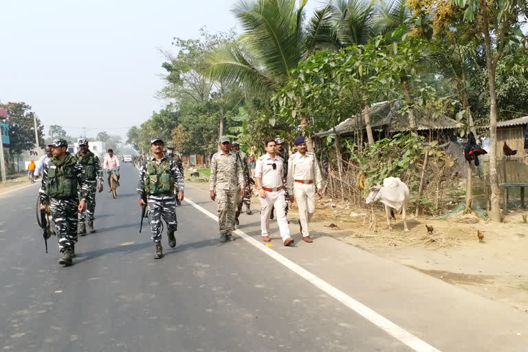 কেশপুরের রাস্তায় রুটমার্চ কেন্দ্রীয় বাহিনীর