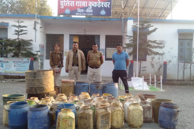 Police seized liquor material in Neemuch