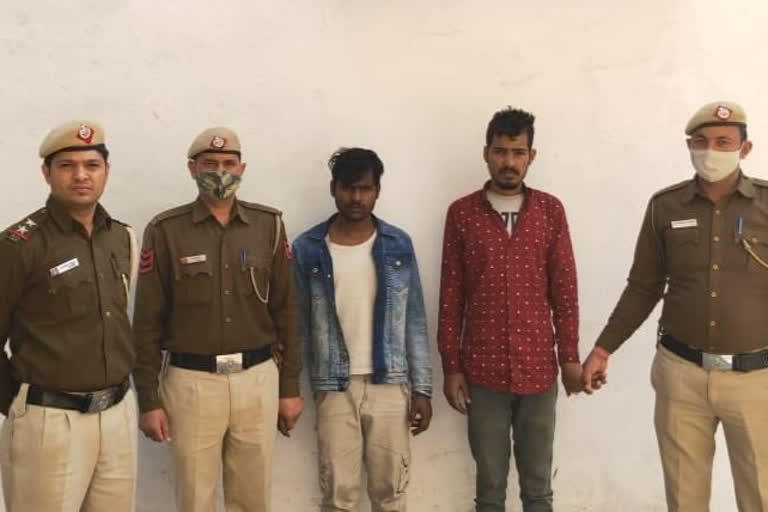 Two crooks arrested in Moti Nagar