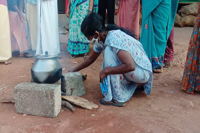 ഇന്ധനവില  പാചക വാതക വില  സിപിഎം  കോഴിക്കോട്  fuel and cooking gas prices  CPM protest