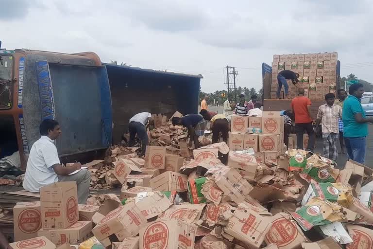 liquor lorry accident in kanchipuram