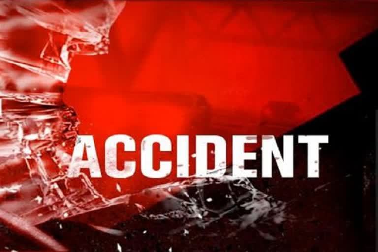 himachal pradesh accident news  accident in mandi news  himachal accident in mandi  ഹിമാചലിലെ മണ്ഡിയിൽ വാഹനാപകടം  ഹിമാചൽ പ്രദേശ് അപകട വാർത്ത  ഹിമാചൽ മണ്ഡി റോഡ് അപകടം