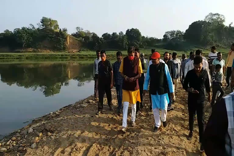 MLA Jalam Singh arrives at Murga Kheda mine