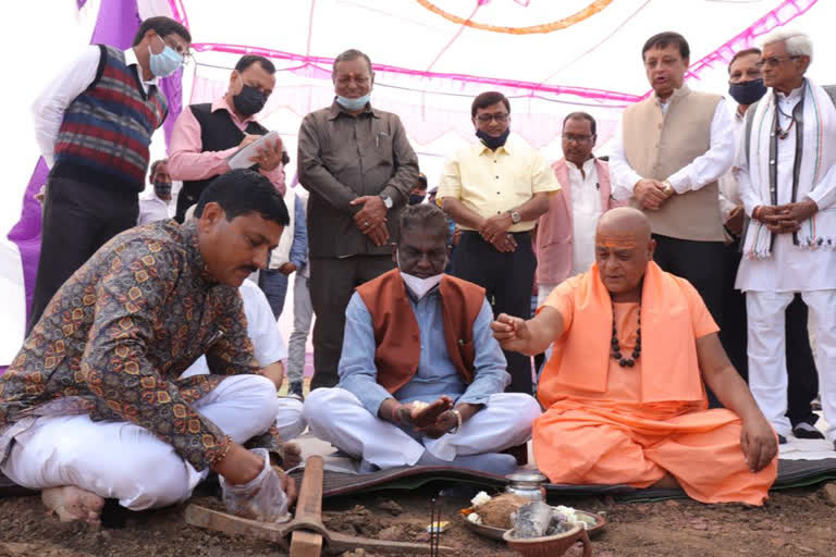 Minister did Bhoomi Pujan of Go Sadan construction work