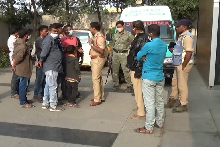 Patient died at the suraksha Private Hospital in Warangal city