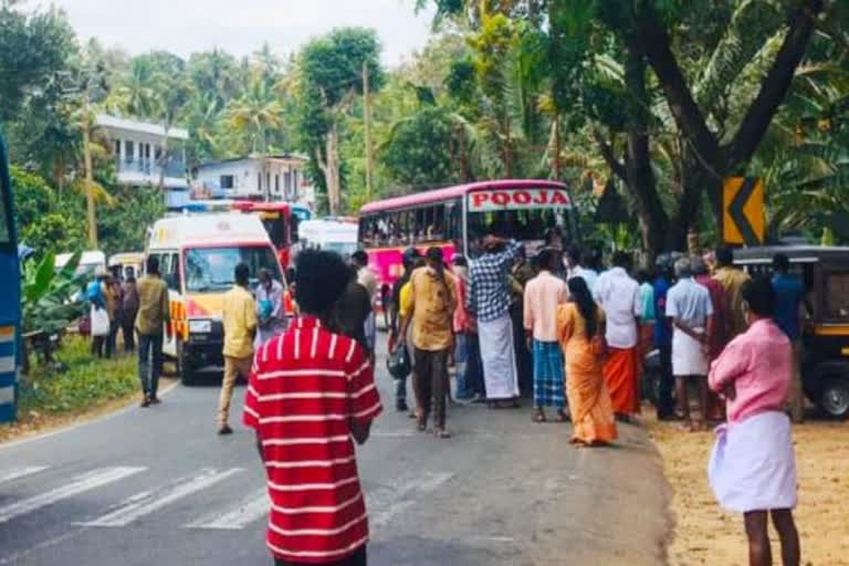 woman died as scooter hits car in adimali  adimali  adimali accident case  idukki  idukki local news  idukki accident latest news  'അടിമാലിയില്‍ വാഹനാപകടം  ഇടുക്കി  ഇടുക്കി ജില്ലാ വാര്‍ത്തകള്‍