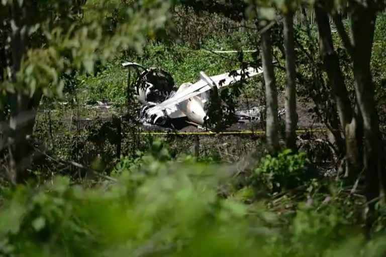 six killed in plane crash in eastern mexico