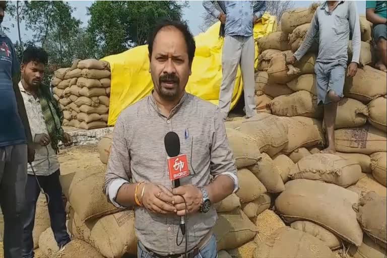 delay-in-paddy-picking-up-of-paddy-purchase-center-in-janjgir-champa