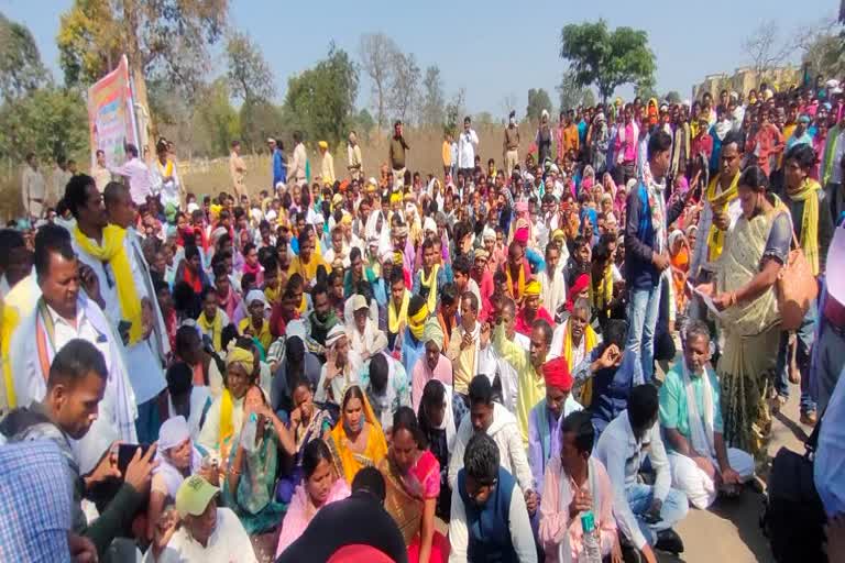 protest of villagers in gariyaband