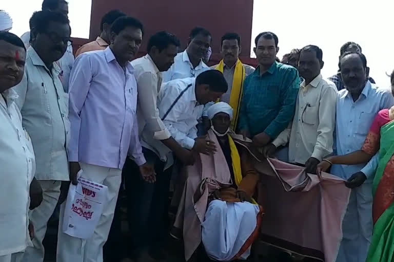 honor-to-gussadi-artist-kanagaraj-under-the-auspices-of-thudundebba