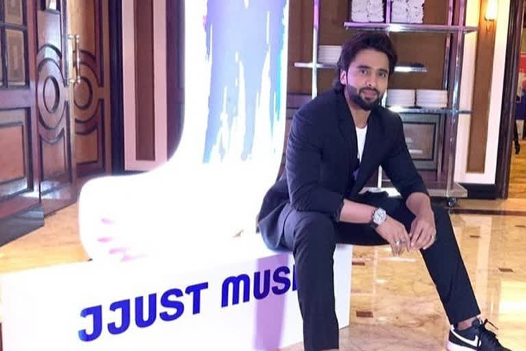 Jackie Bhagnani won 'Dadasaheb Phalke' Award for the song Muskurayega India