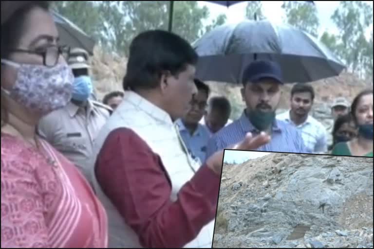 Murugesh Nirani, Sumalatha visits to the illegal mining areas