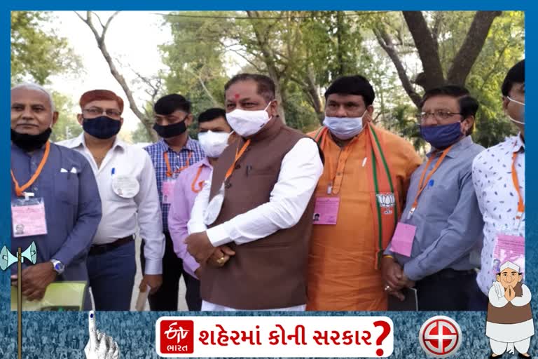 D એન્જીનીયરીંગ કોલેજ ખાતે ઉમેદવારો