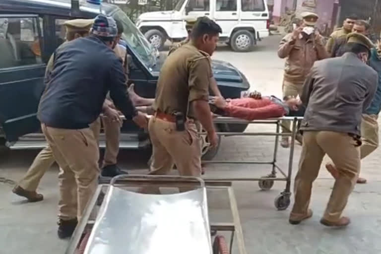 पुलिस और पशु तस्करों के बीच मुठभेड़