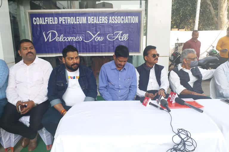 petroleum dealers association protest against government in dhanbad