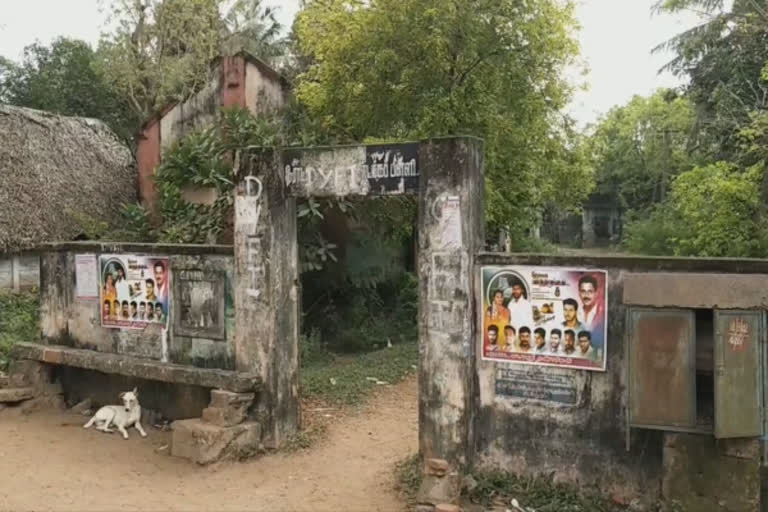 Government school building in danger, near Mayiladuthurai, Mayiladuthurai latest news, தரங்கம்பாடி தாலுகா, சேத்தூர் ஊராட்சி, மயிலாடுதுறை மாவட்டச்செய்திகள், மயிலாடுதுறை