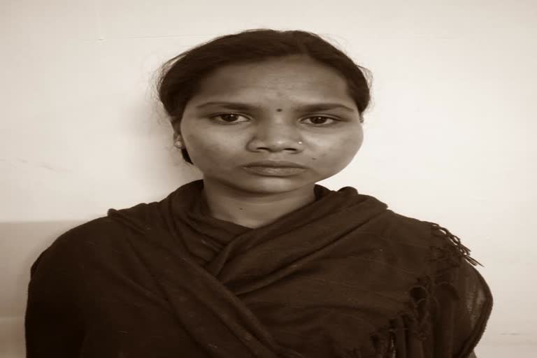 Surrendered female Naxalite committed suicide