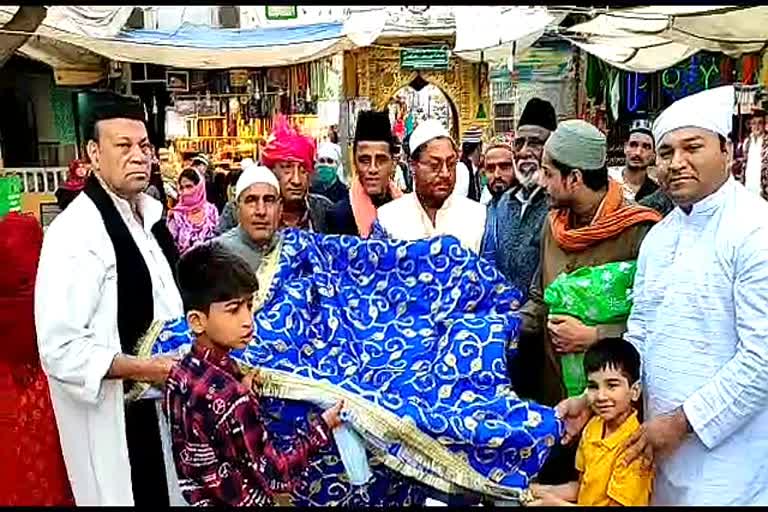 Chadar of CM Shivraj in Dargah, CM Shivraj Singh Chauhan