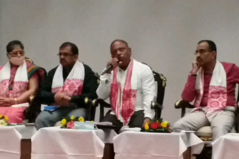 minister parimal suklabaidya shared his experience with journalists in guwahati