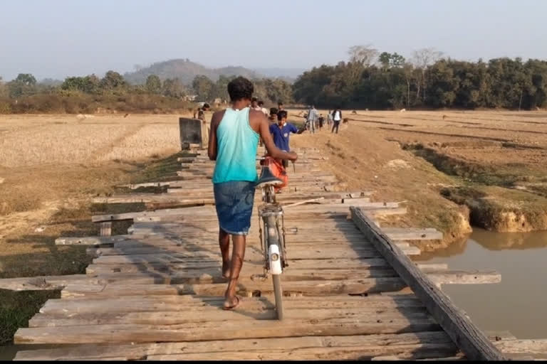 এখন দলঙৰ বাবে জীয়াতু ভূগিছে ৰাইজে