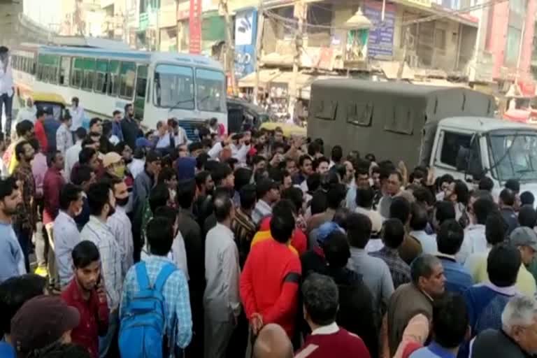 Bahadurgarh Shopkeepers farmers looting