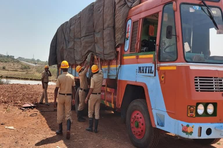 truck collides with a truck which carrying fireworks at darwad