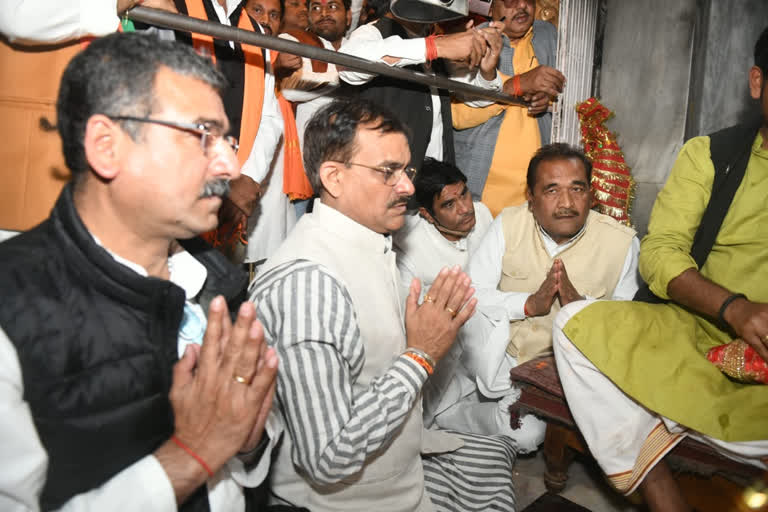 VD Sharma visited Maihar for Sarada Mata