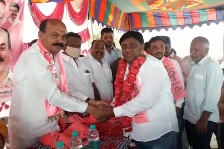 former MLA Chinta Prabhakar meeting in Sangareddy district