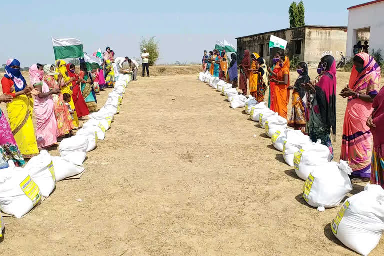 Ration kits were distributed among workers In giridih