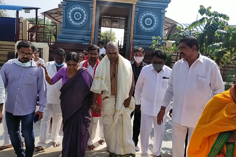 minister srinivas goud, alampur