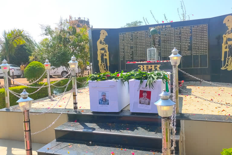 tribute paid to two martyred soldiers in Narayanpur