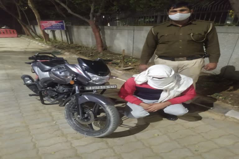dwarka police arrested thief in delhi