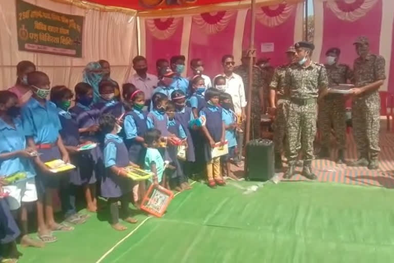 ITBP jawans help villagers