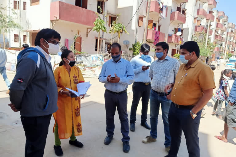 Deputy Municipal Commissioner examines Gplus three built housing in ranchi