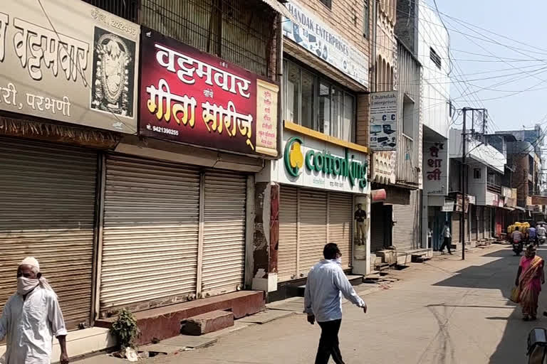 shops closed in Parbhani