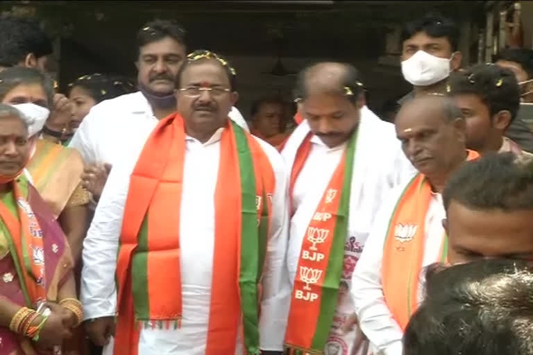 bjp state president somu veeraju participating in the municipal election campaign