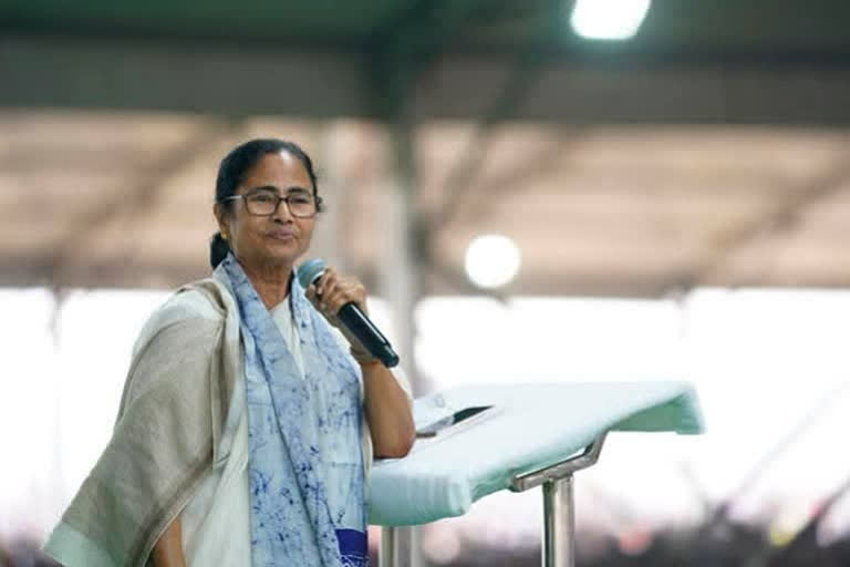 Mamata Banerjee announces hike for daily wage workers