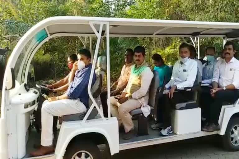 minister-yogeshwar-visited-the-pilikula-biological-park