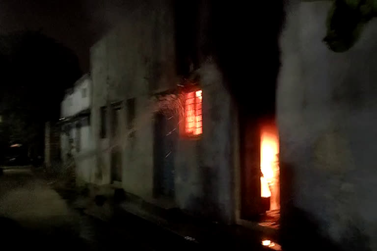 fire accident at godavarikhani in peddapalli district