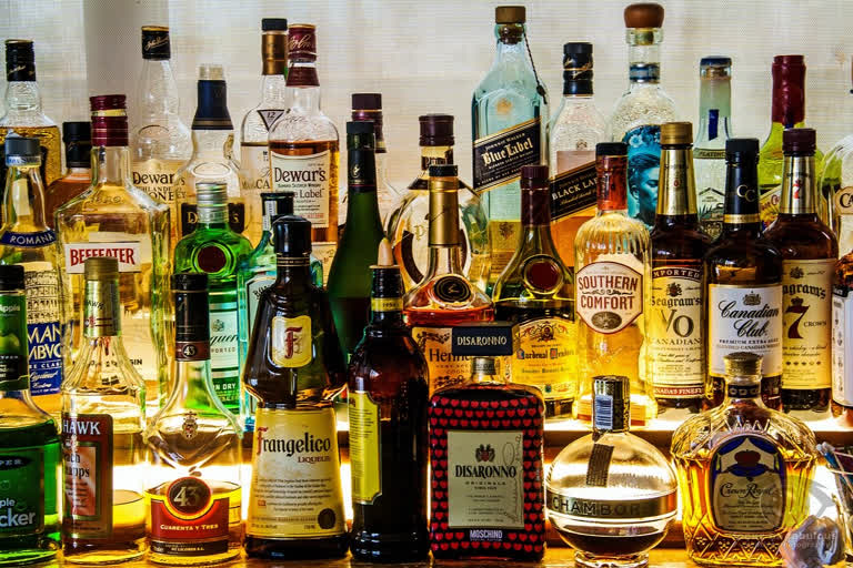 Delhi govt issues warning for alcohol vendors selling liquor botlles without 2D bar code