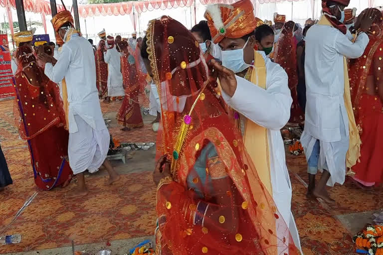 101-couples-got-married-under-mukhya-mantri-kanya-vivah-in-dantewada