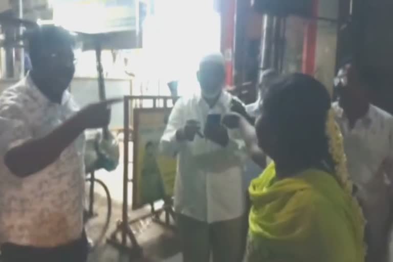 silkshop-owners-beating-streetshop-women-in-kanchipuram