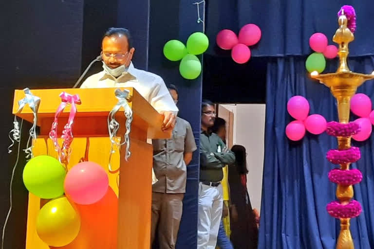 India pharmaceutical industry, Union Minister Sadananda Gowda, Union Minister Sadananda Gowda news, India pharmaceutical industry news, ಭಾರತದ ಔಷಧೋದ್ಯಮ, ಭಾರತದ ಔಷಧೋದ್ಯಮ ಸುದ್ದಿ, ಕೇಂದ್ರ ಸಚಿವ ಸದಾನಂದ ಗೌಡ, ಕೇಂದ್ರ ಸಚಿವ ಸದಾನಂದ ಗೌಡ ಸುದ್ದಿ,