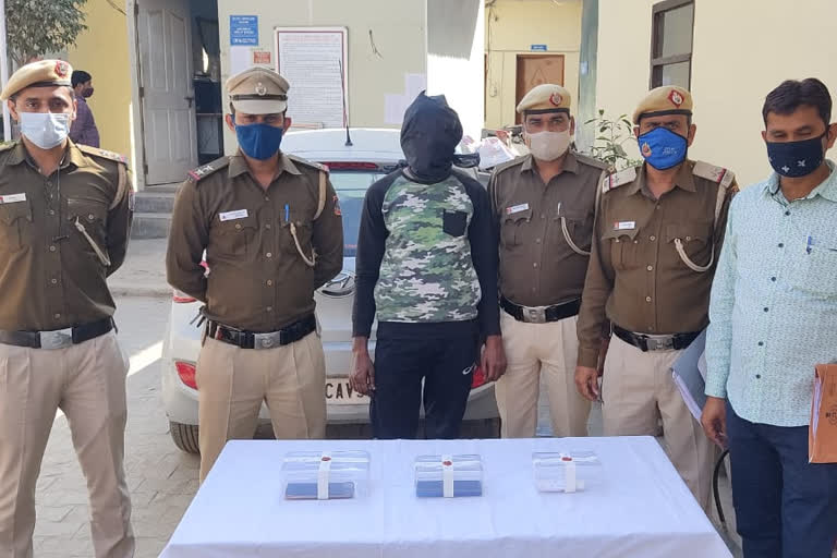 Police team of Tigri police station in South Delhi caught snatcher Slug