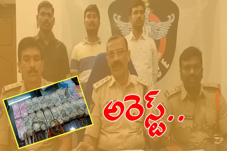 theft gang arrested by nandigana police