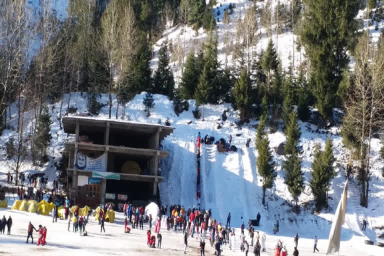 Tourists thronged in Kullu as the weather cleared