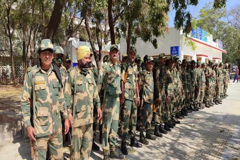 First BSF contingent arrives in Madurai  Tamil Nadu Assembly polls  Border Security Force  തമിഴ്‌നാട് നിയമസഭ തെരഞ്ഞെടുപ്പ്  നിയമസഭ തെരഞ്ഞെടുപ്പ്  ബിഎസ്‌എഫ് ഉദ്യോഗസ്ഥർ മധുരയിലെത്തി