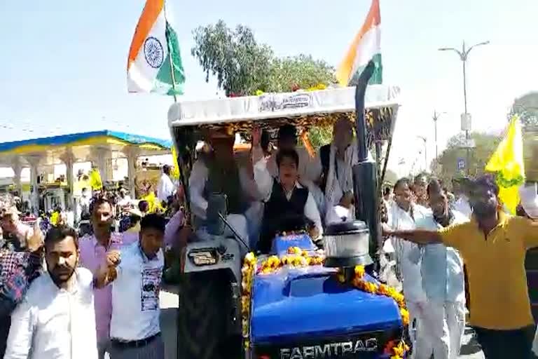 Jhunjhunu News,  Tractor rally of farmers in Mandawa