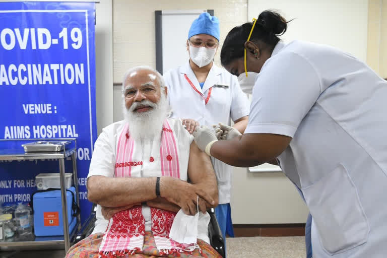 pm modi PM Modi takes first dose of COVID-19 vaccine modi takes vaccine பிரதமர் நரேந்திர மோடி கோவாக்ஸின் நிவேதா புதுச்சேரி