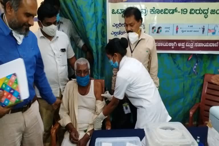 Second stage covid vaccine in chitradurga